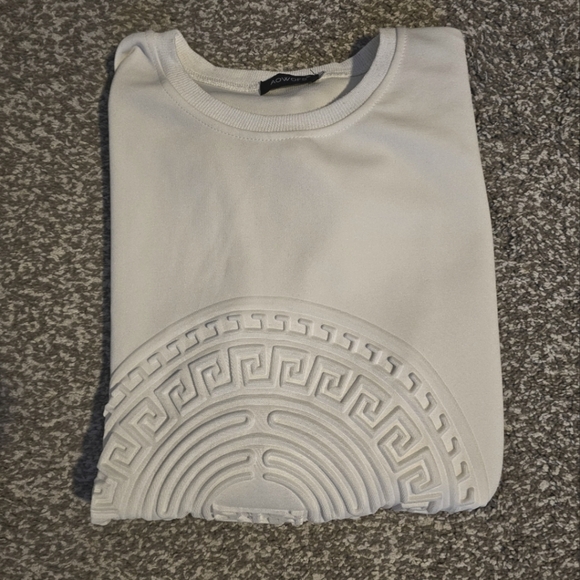 AOWOFS White Sweatshirt sz large - Picture 5 of 7